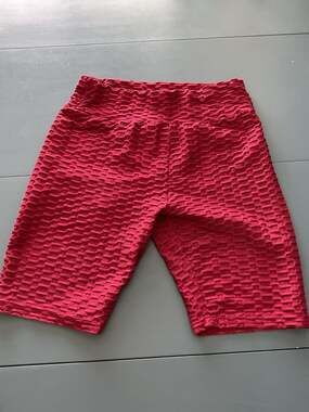 ARA SPORTS Women's Burgundy Textured Scrunch Butt Lifting Biker Yoga Shorts